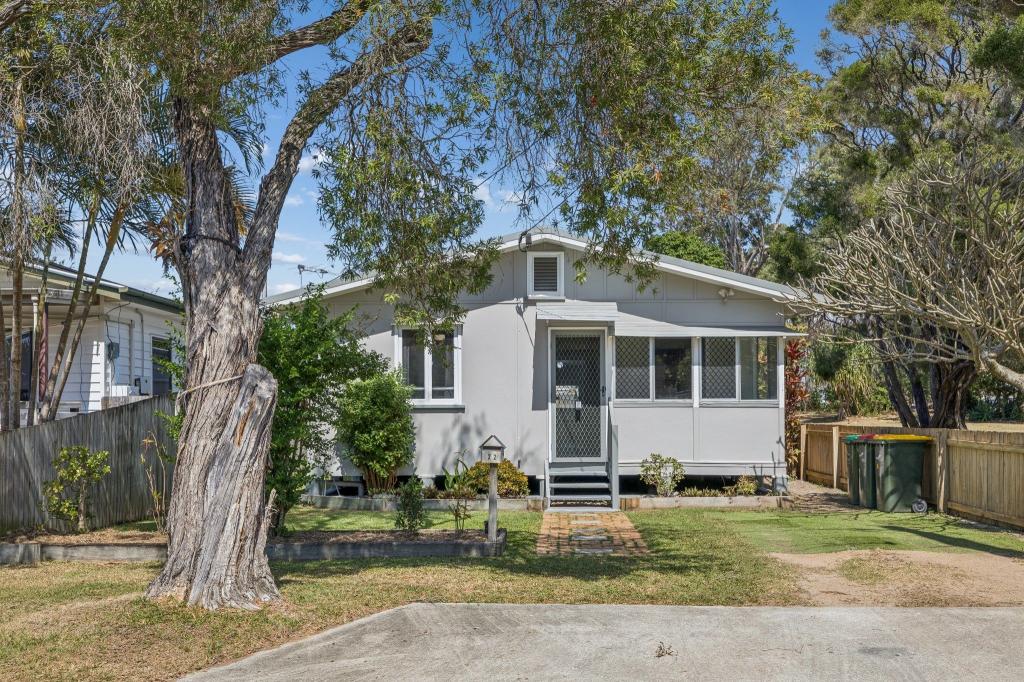 22 Inglis St, Woody Point, QLD 4019