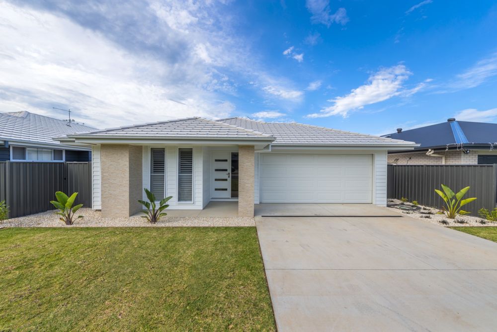 5 Mermaid Dr, Sandy Beach, NSW 2456