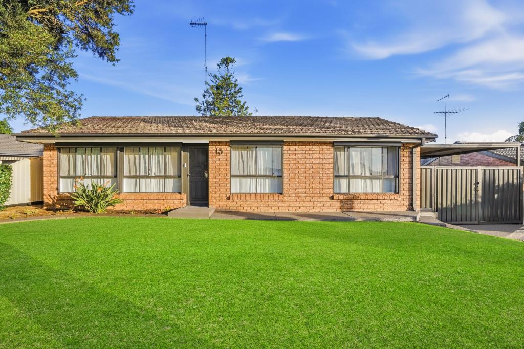 13 TROUT PL, ST CLAIR, NSW 2759