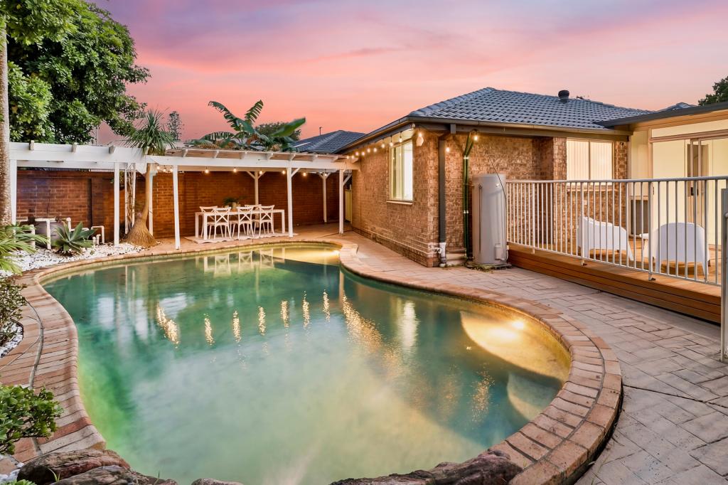 15 Banks Cl, Bateau Bay, NSW 2261