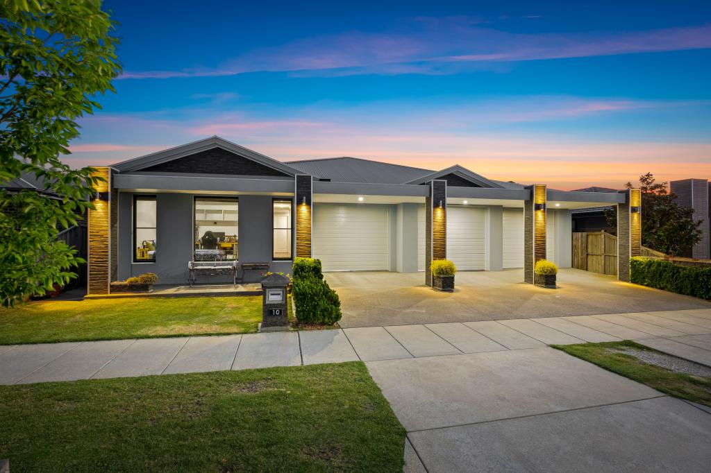 10 Paramount Pde, Alfredton, VIC 3350