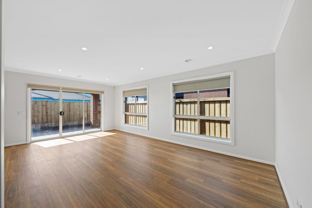 37 Guineas St, Cranbourne East, VIC 3977