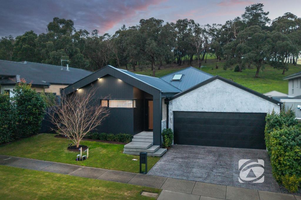 24 OAKRIND RISE, OFFICER, VIC 3809