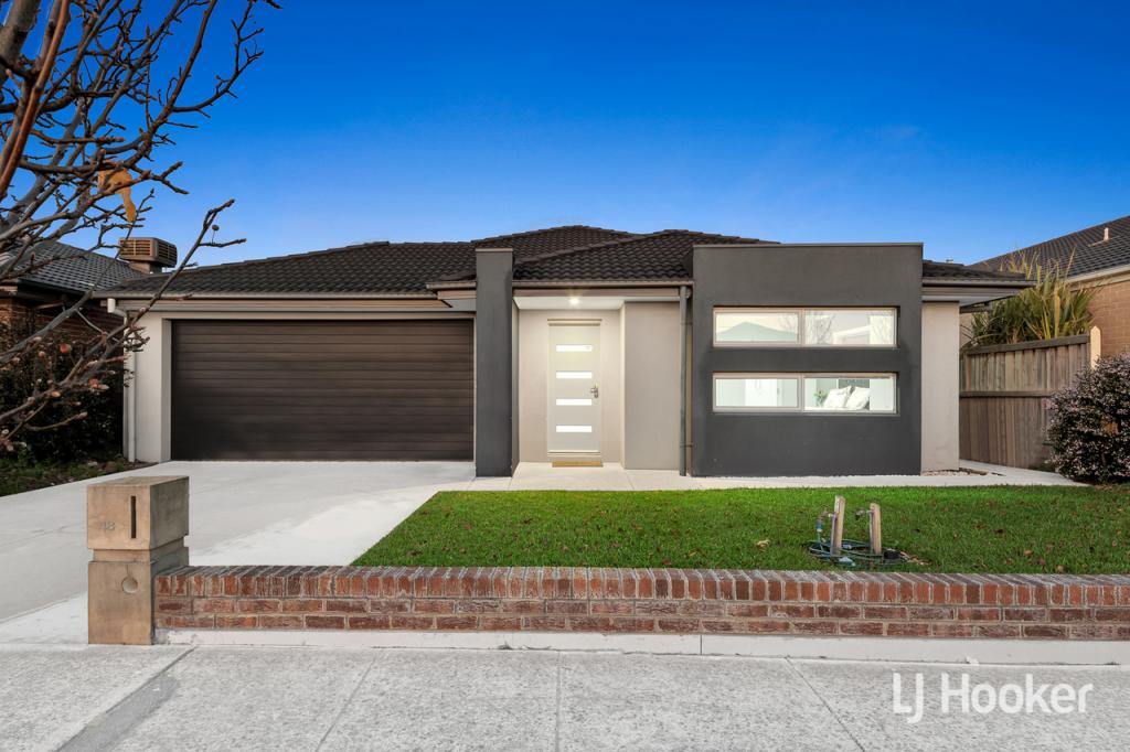 48 Evesham St, Cranbourne North, VIC 3977