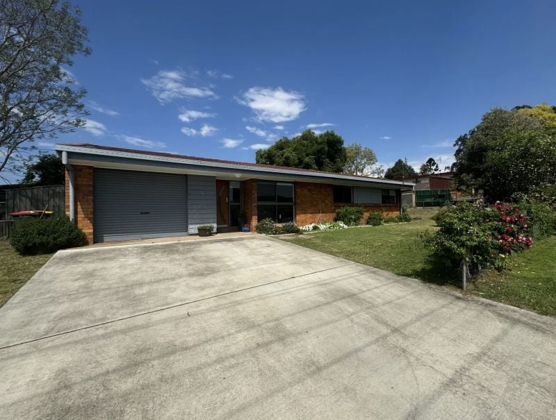 76 Cairns St, Nanango, QLD 4615