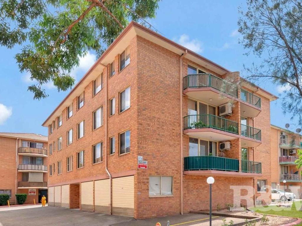 32/3 Riverpark Dr, Liverpool, NSW 2170