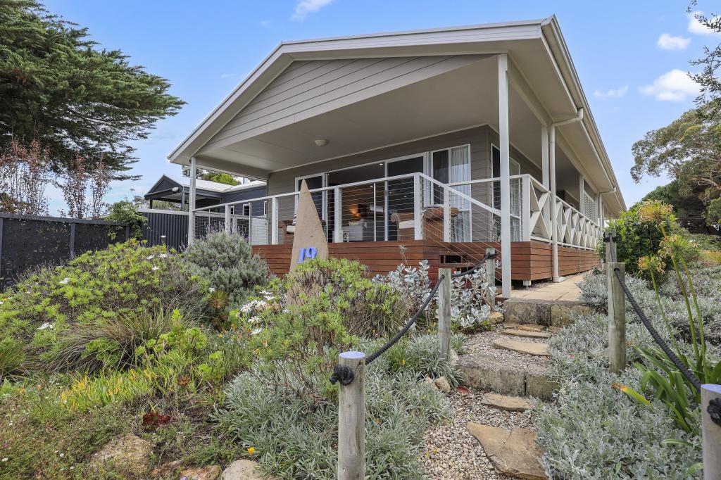 19 GILES ST, ENCOUNTER BAY, SA 5211
