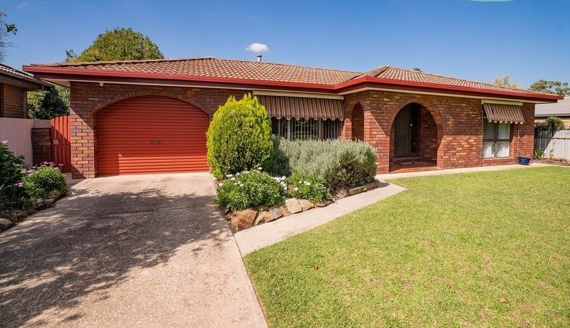 10 Julie Pl, Lavington, NSW 2641