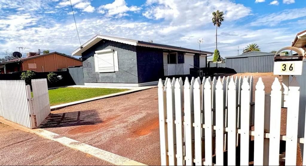 36 Lambeff St, Ceduna, SA 5690