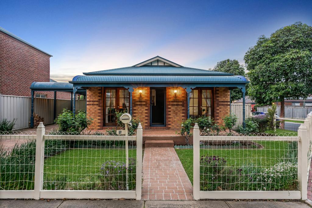 8 Spring Cct, Pakenham, VIC 3810