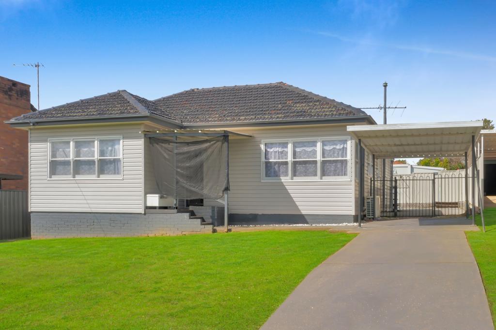 8 Mclean Rd, Campbelltown, NSW 2560