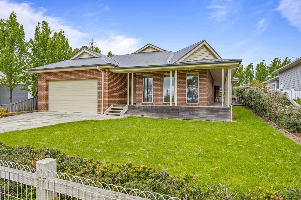 75 Main St, Gordon, VIC 3345