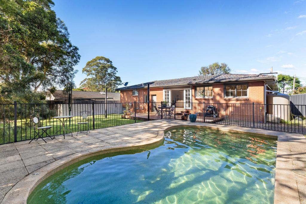 6 Milburn Pl, St Ives Chase, NSW 2075