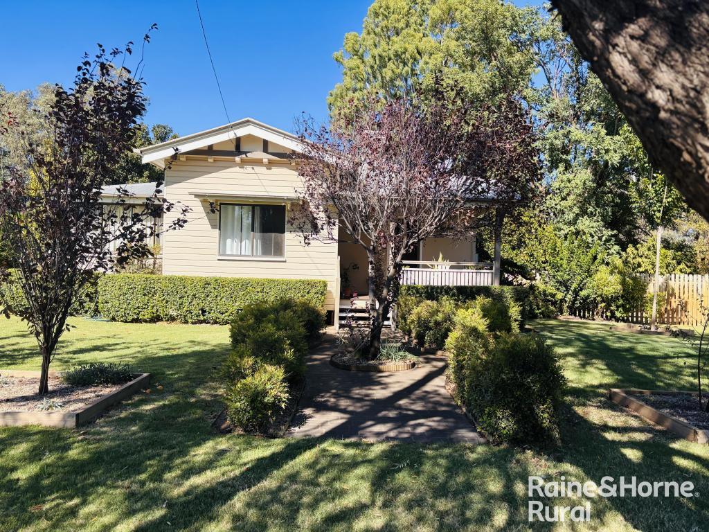 26 Burrowes St, Surat, QLD 4417