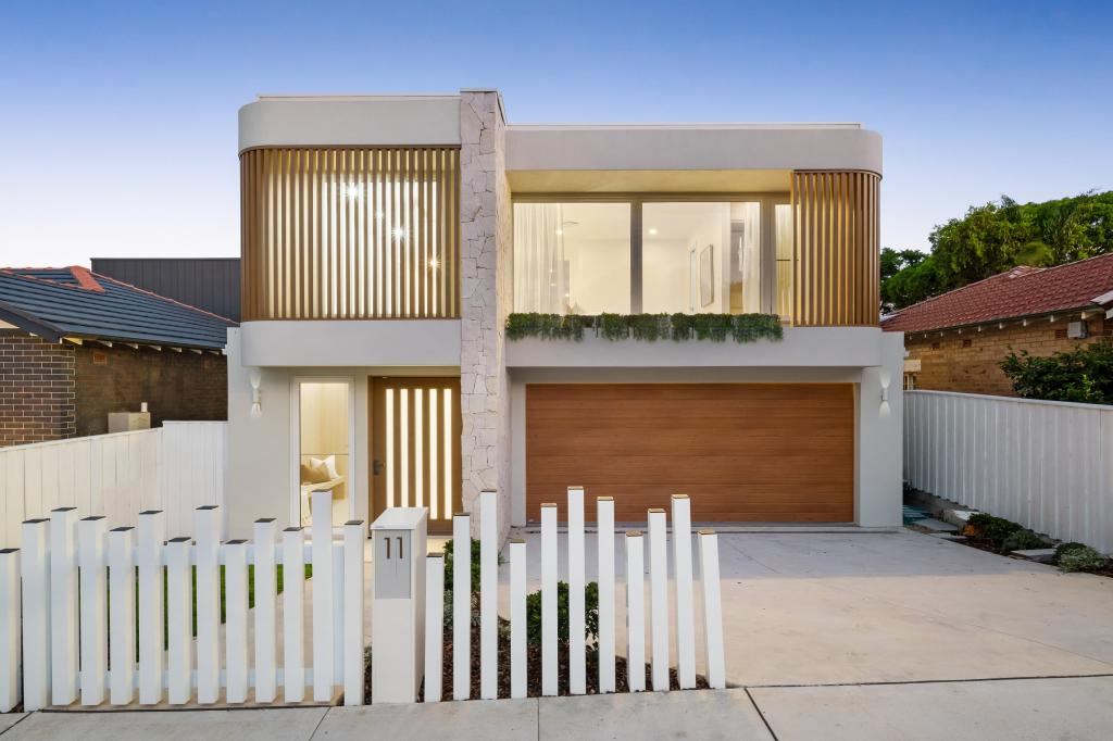 11 EARNSHAW ST, GLADESVILLE, NSW 2111