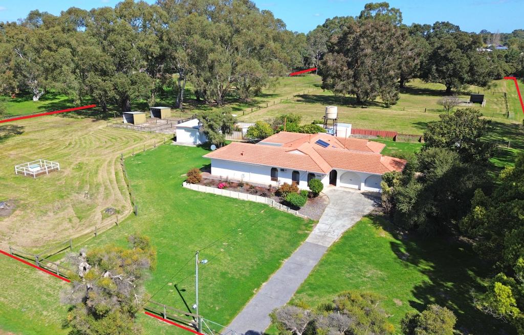 77 Robert St, Henley Brook, WA 6055