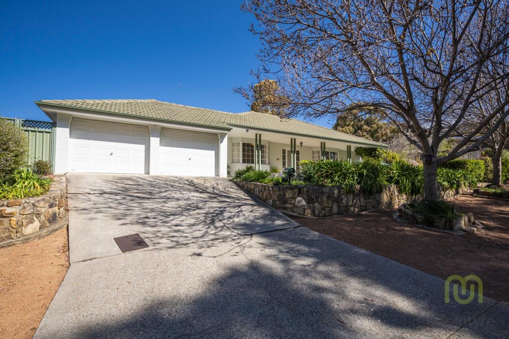 2 Mina Wylie Cres, Gordon, ACT 2906