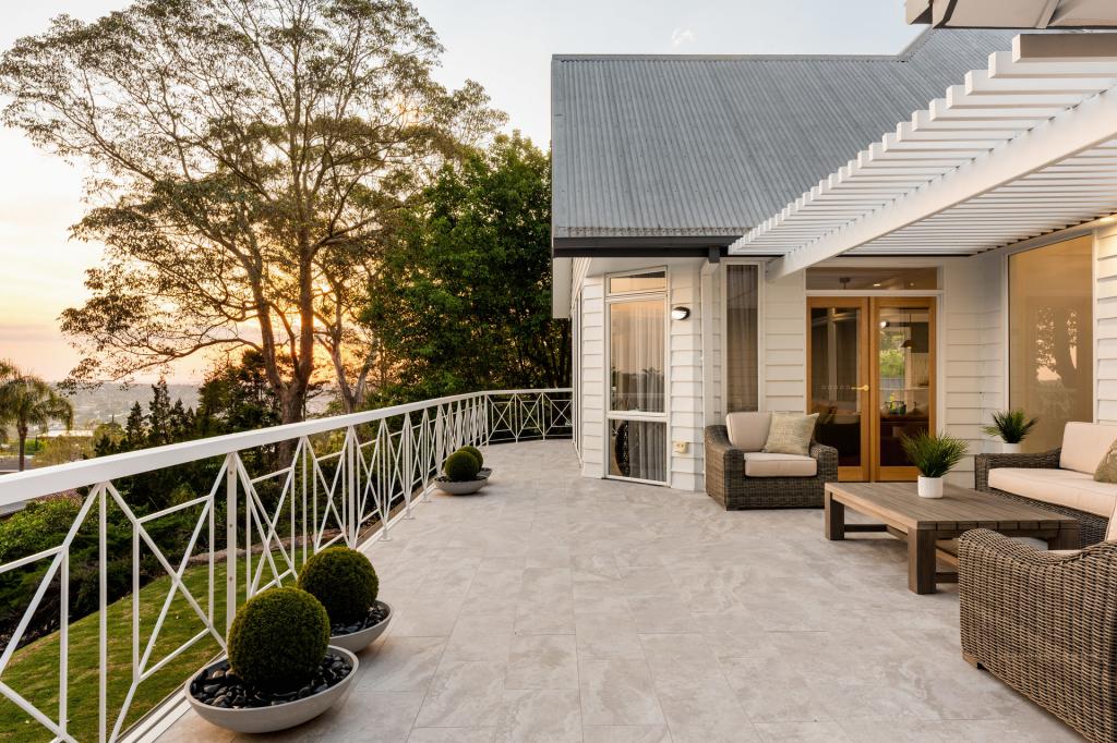 6 Roderic Ct, Mount Lofty, QLD 4350