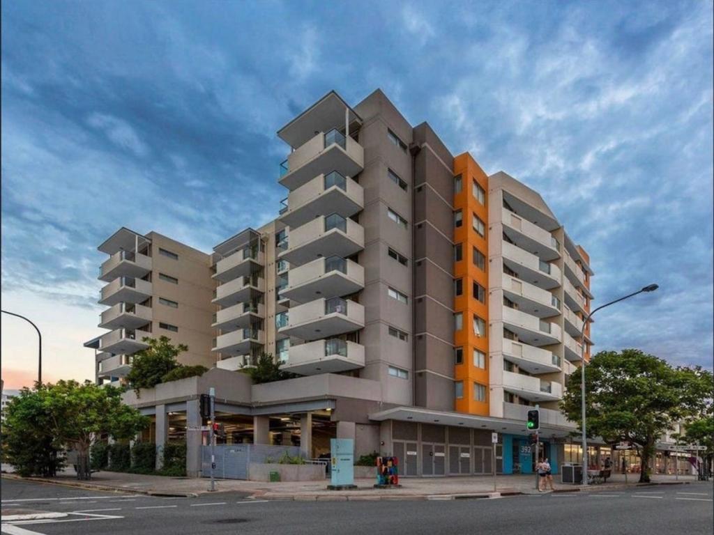 207/392 HAMILTON RD, CHERMSIDE, QLD 4032