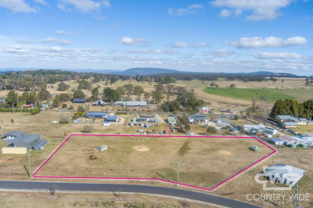 5 Martin Dr, Black Mountain, NSW 2365