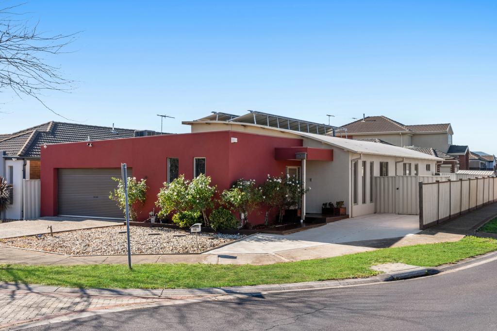17 Dunstall Gdns, Caroline Springs, VIC 3023