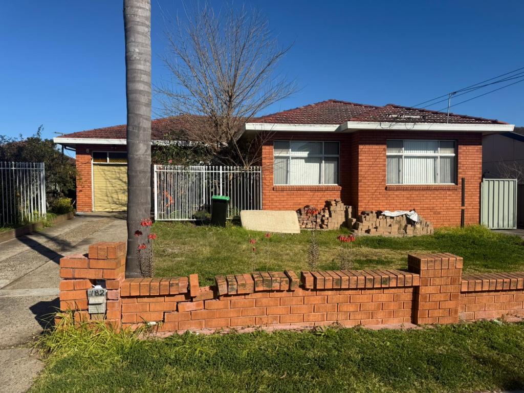 182 Memorial Ave, Liverpool, NSW 2170