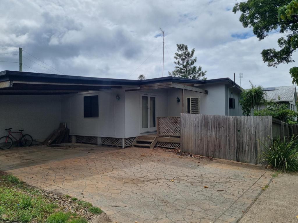 108 Ridgeway Ave, Southport, QLD 4215