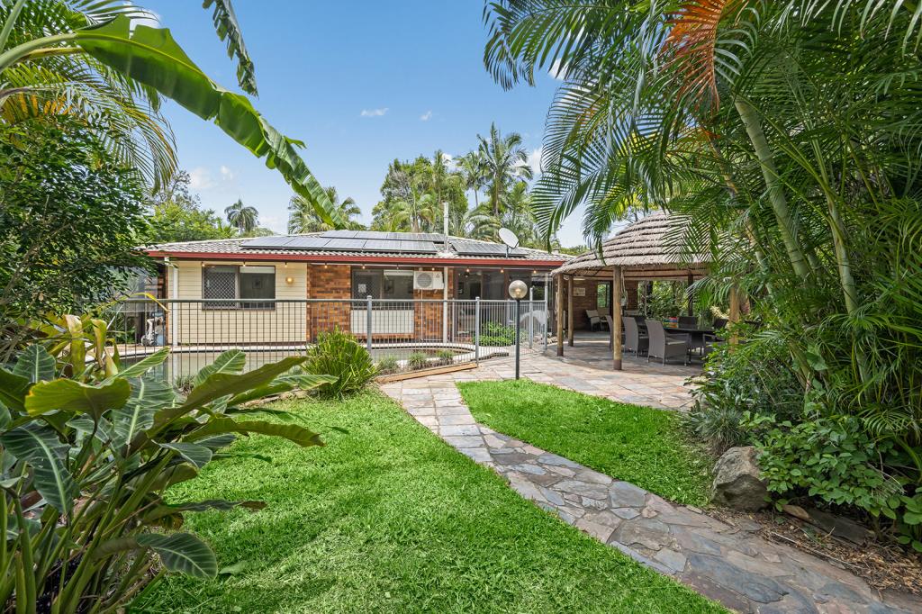 18 GUBBERLEY ST, KENMORE, QLD 4069