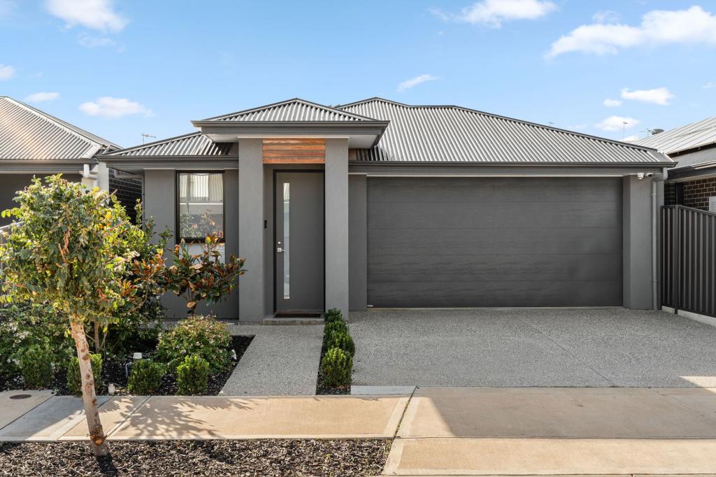 5 Barry Dr, Findon, SA 5023