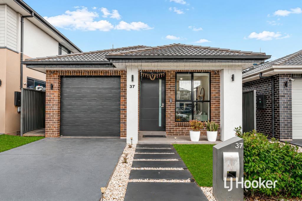 37 Persea Ave, Riverstone, NSW 2765