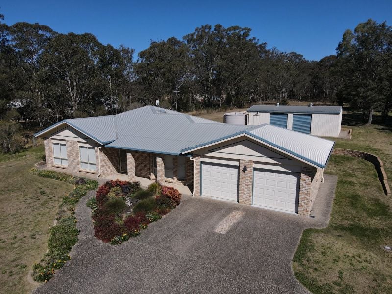 39 Albert St, Crows Nest, QLD 4355