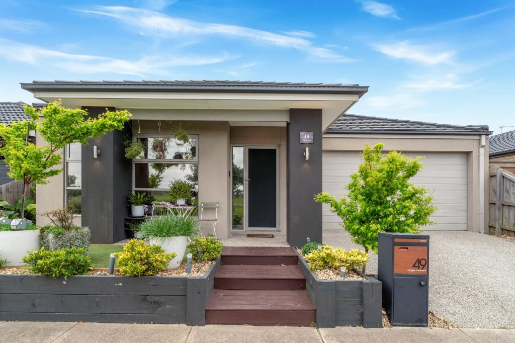 49 GINGER CRES, MICKLEHAM, VIC 3064