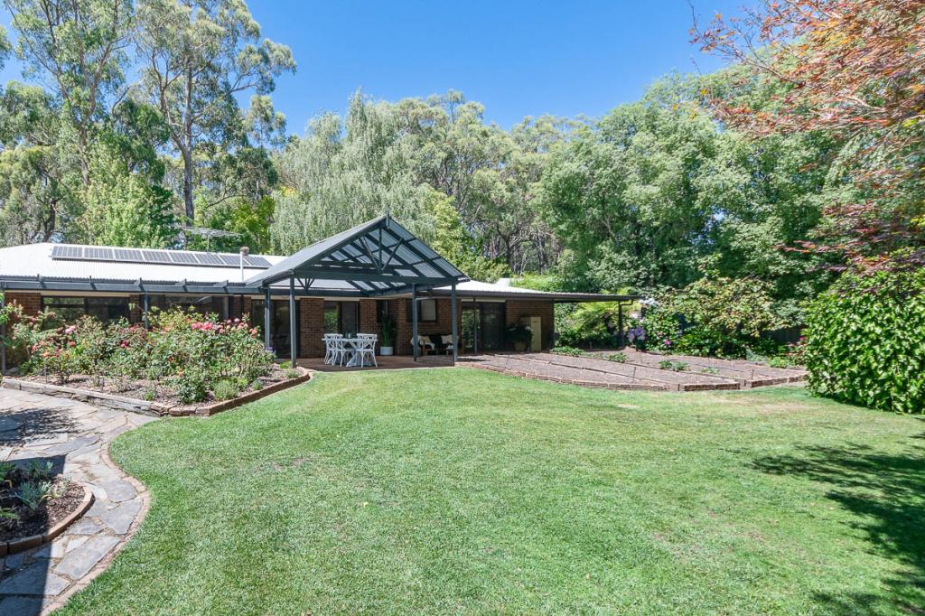 17 Hollidays Rd, Summertown, SA 5141