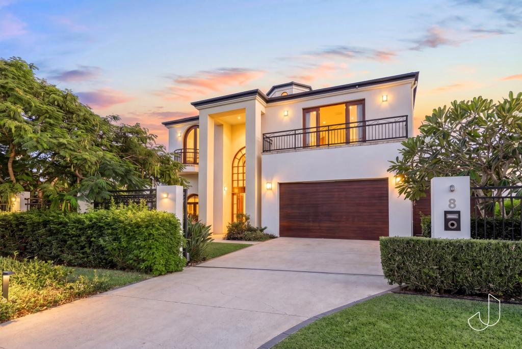 8 Knightsbridge Pde, Paradise Point, QLD 4216