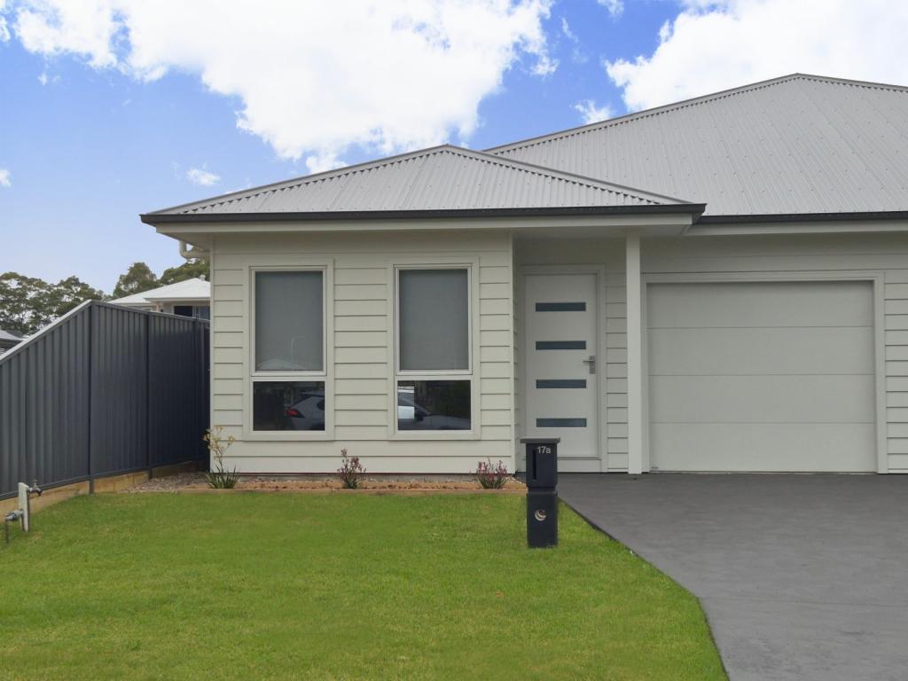 17a Gipsy Moth St, Badagarang, NSW 2540