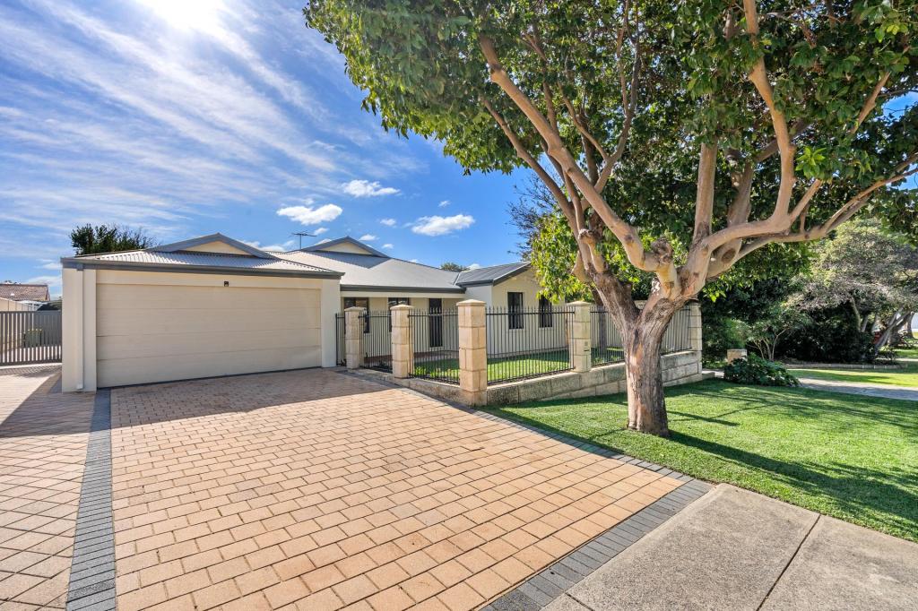 11 Young St, Melville, WA 6156