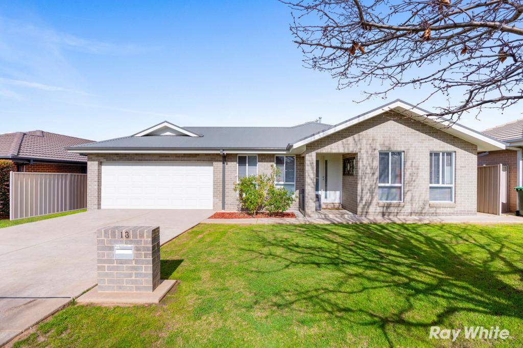 13 Mirrul St, Glenfield Park, NSW 2650