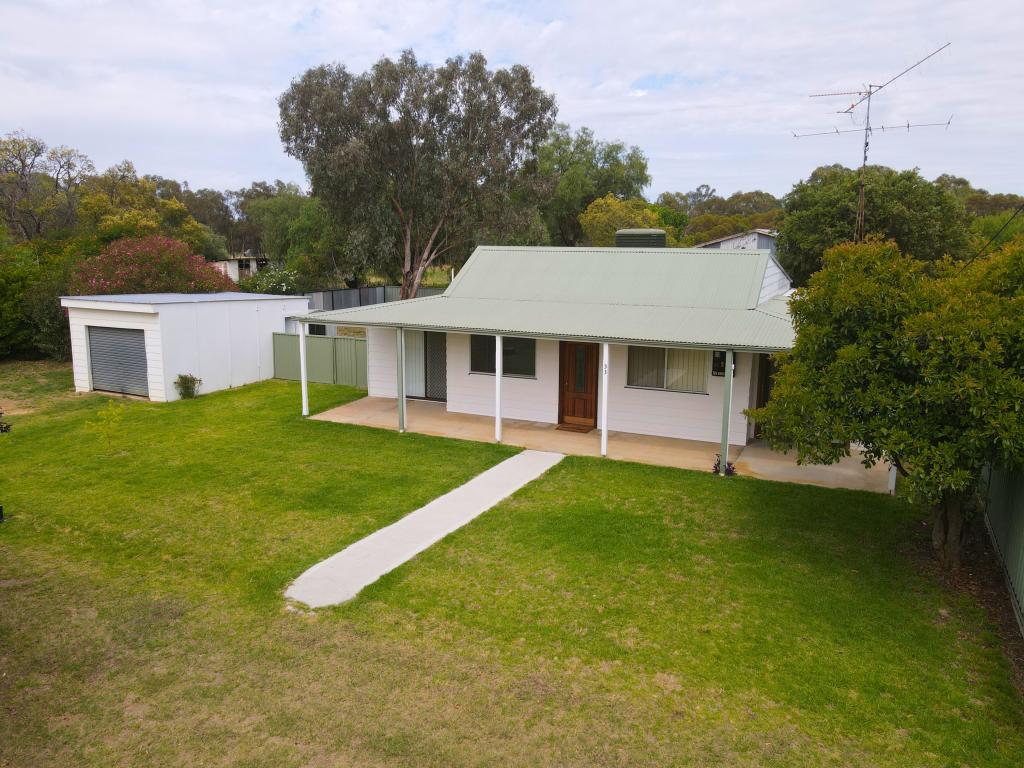 33 Brundah St, Grenfell, NSW 2810