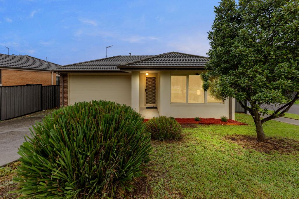 22 Botham Cres, Pakenham, VIC 3810