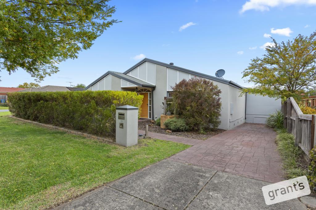 13 Browtop Rd, Narre Warren, VIC 3805