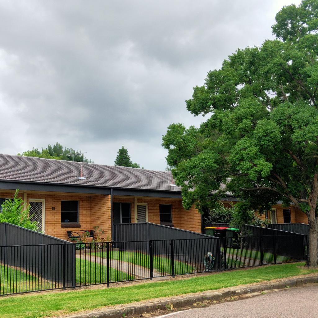 2/2 GOULBURN ST, SINGLETON, NSW 2330