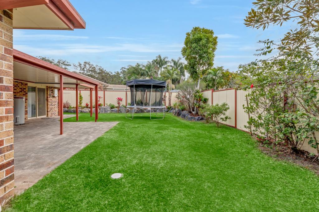 13 Kosciusko Cres, Southport, QLD 4215