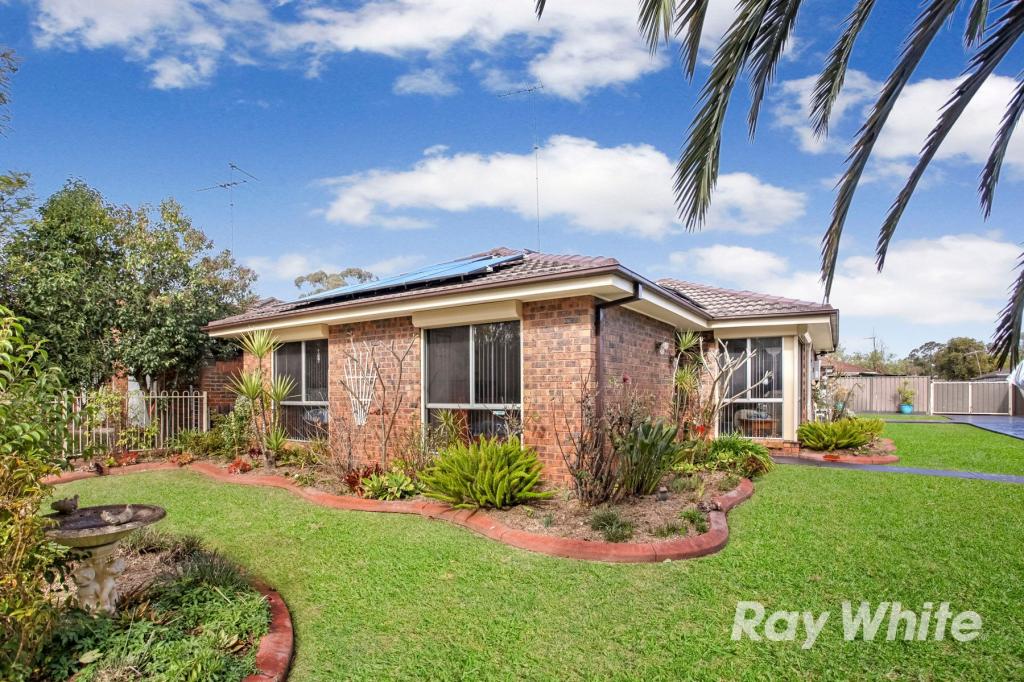 13 Madison Cct, St Clair, NSW 2759