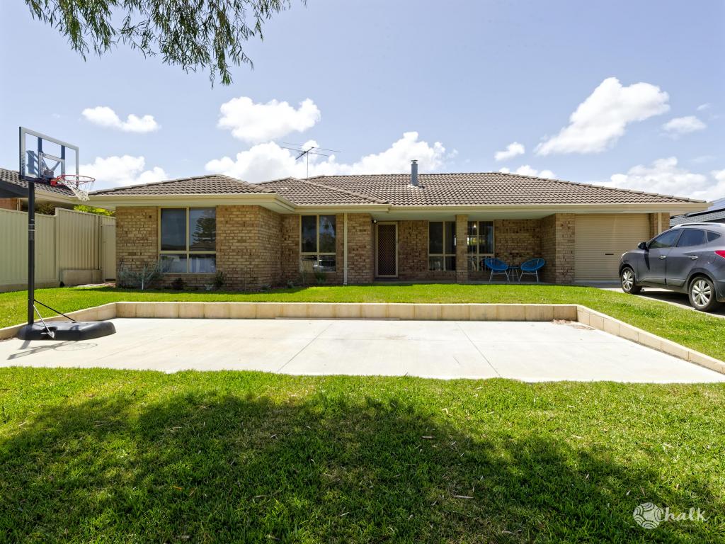 33 Trade Winds Dr, Safety Bay, WA 6169