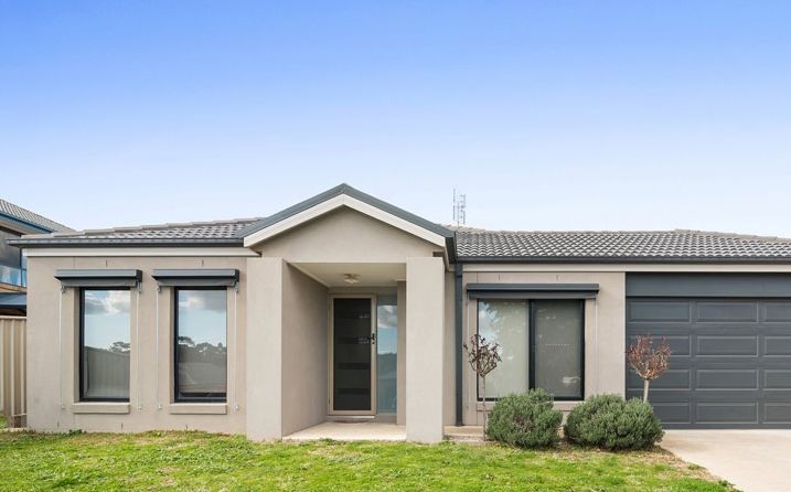 19 Bronze Dr, Kangaroo Flat, VIC 3555