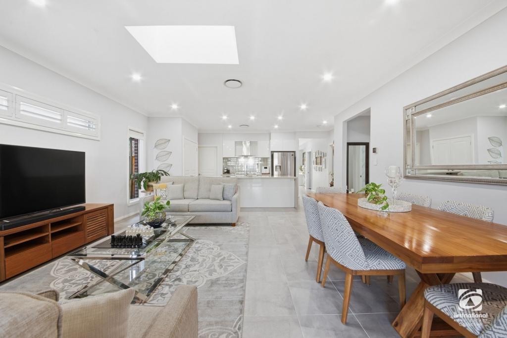 18 Silvester Way, Gledswood Hills, NSW 2557