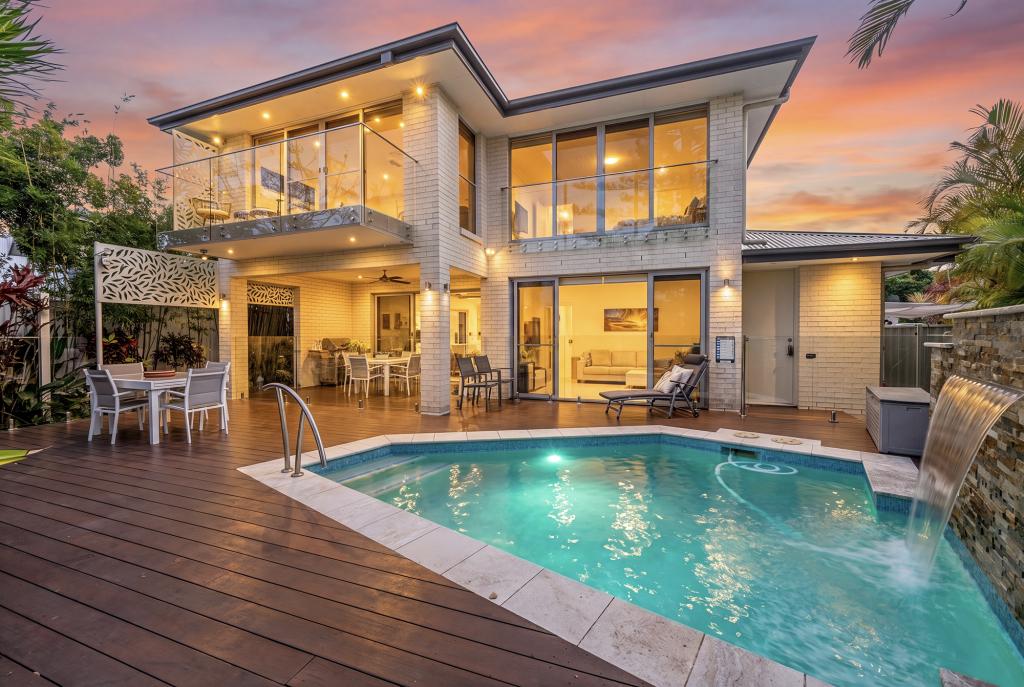 76 Gretel Dr, Mermaid Waters, QLD 4218