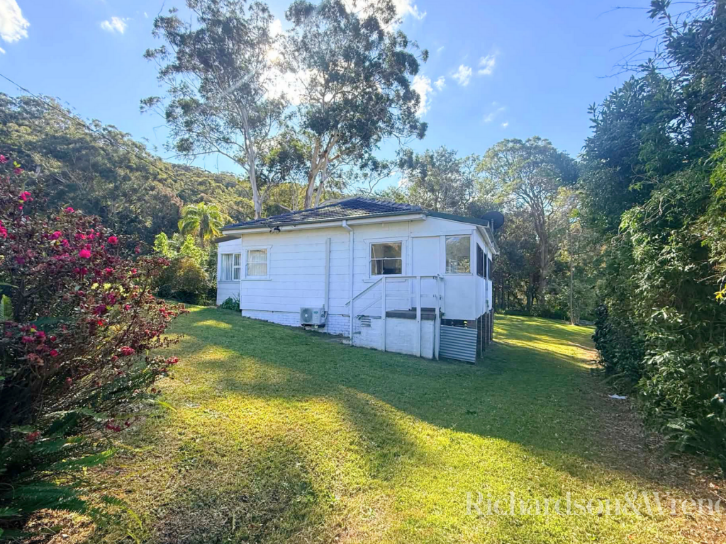 29 Takari Ave, Point Clare, NSW 2250