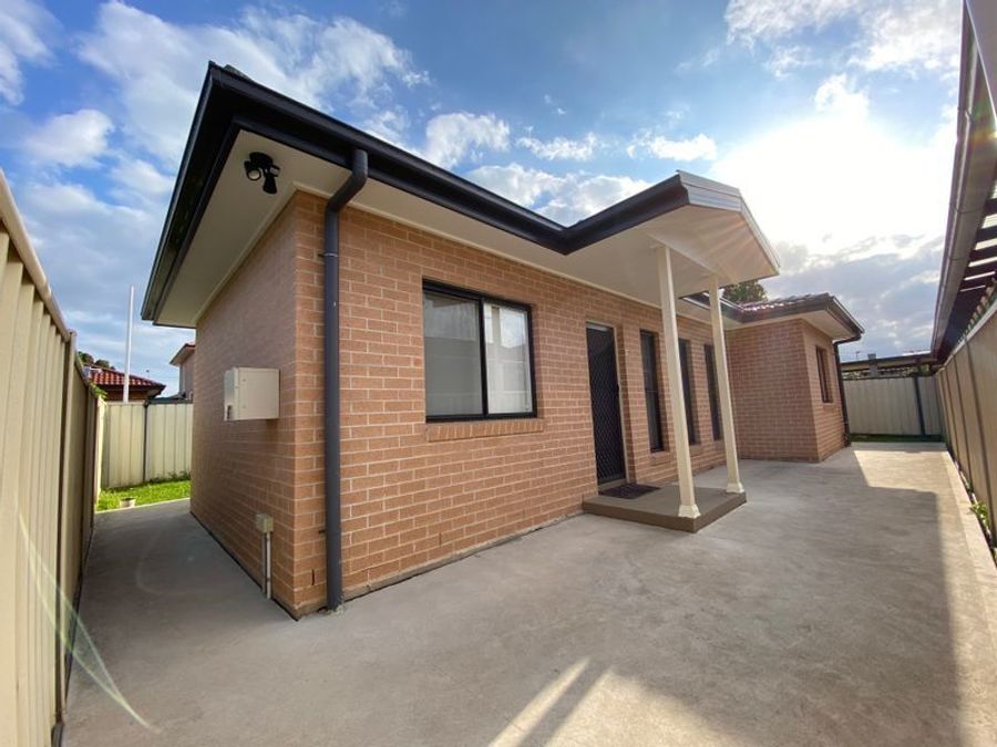 8a Thackeray Cl, Wetherill Park, NSW 2164