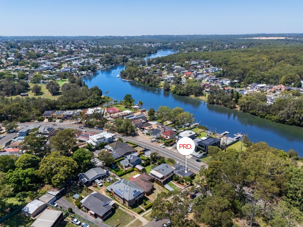 2 COOK CRES, EAST HILLS, NSW 2213